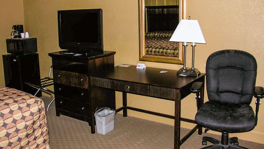 Fortune Inn & Suites Newport 客房 照片