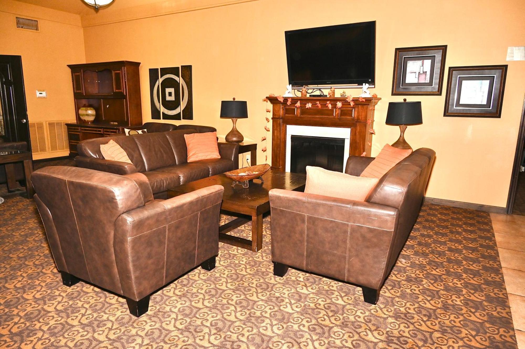 Fortune Inn & Suites Newport 外观 照片