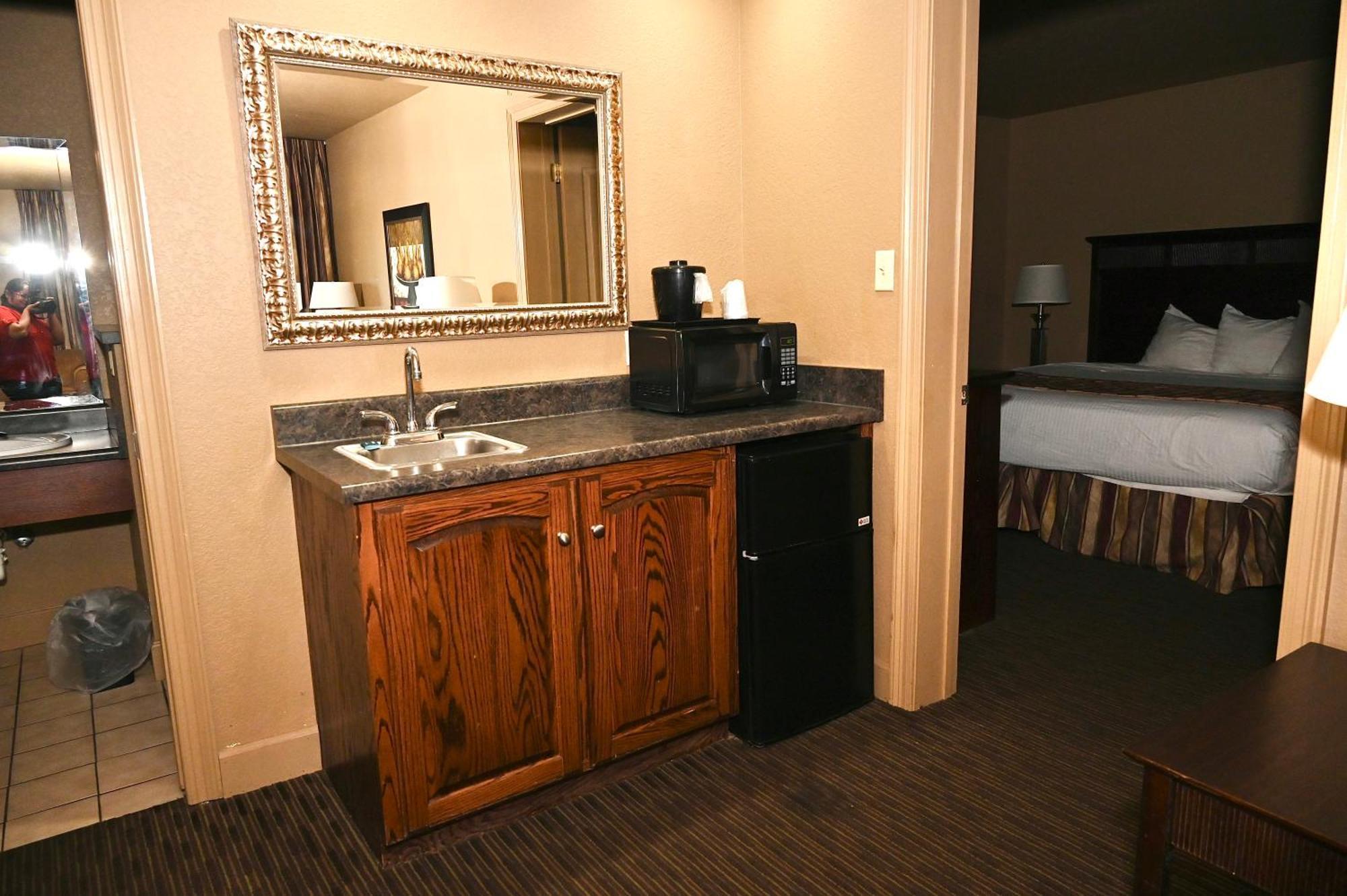 Fortune Inn & Suites Newport 外观 照片