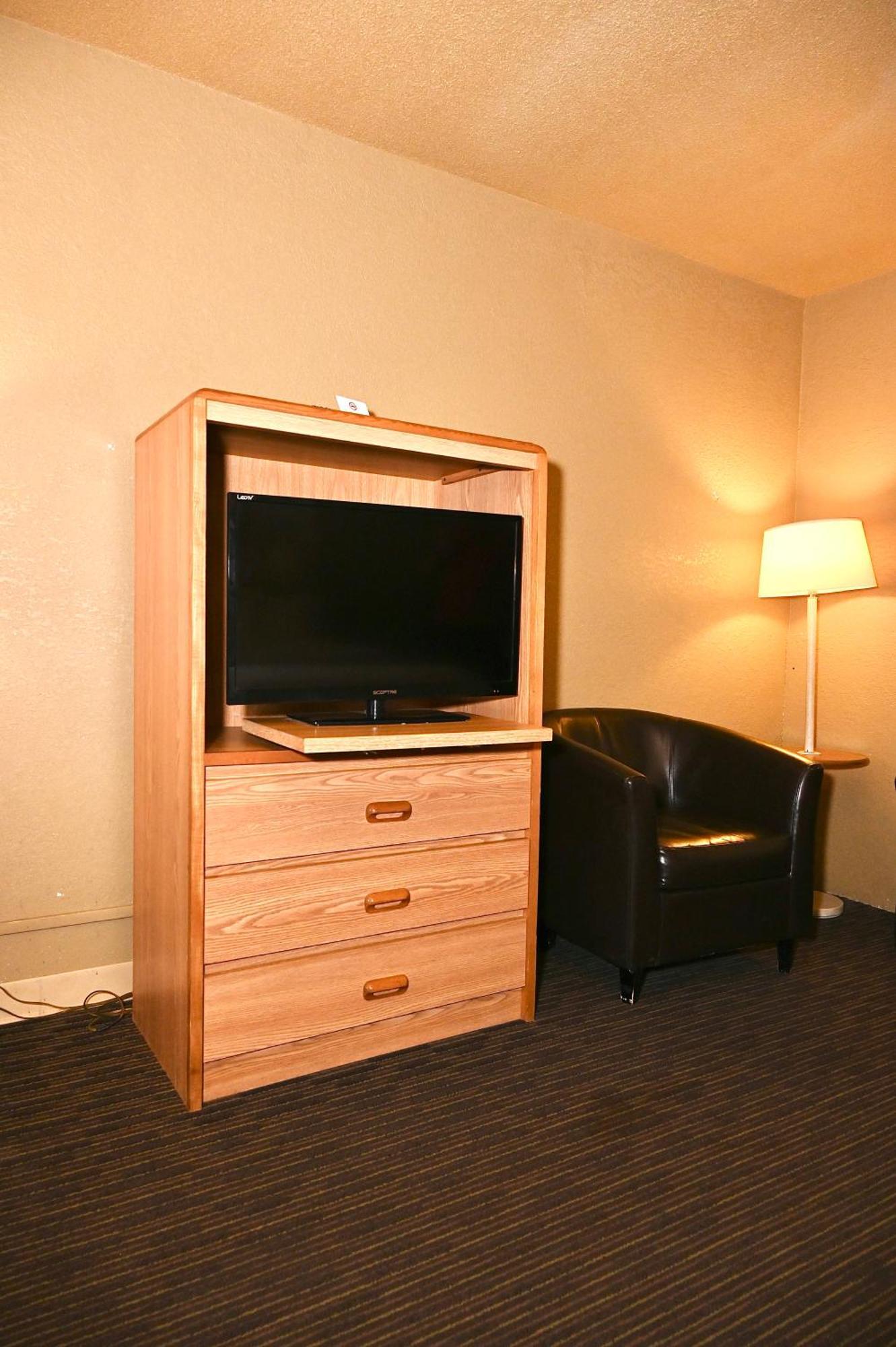 Fortune Inn & Suites Newport 外观 照片