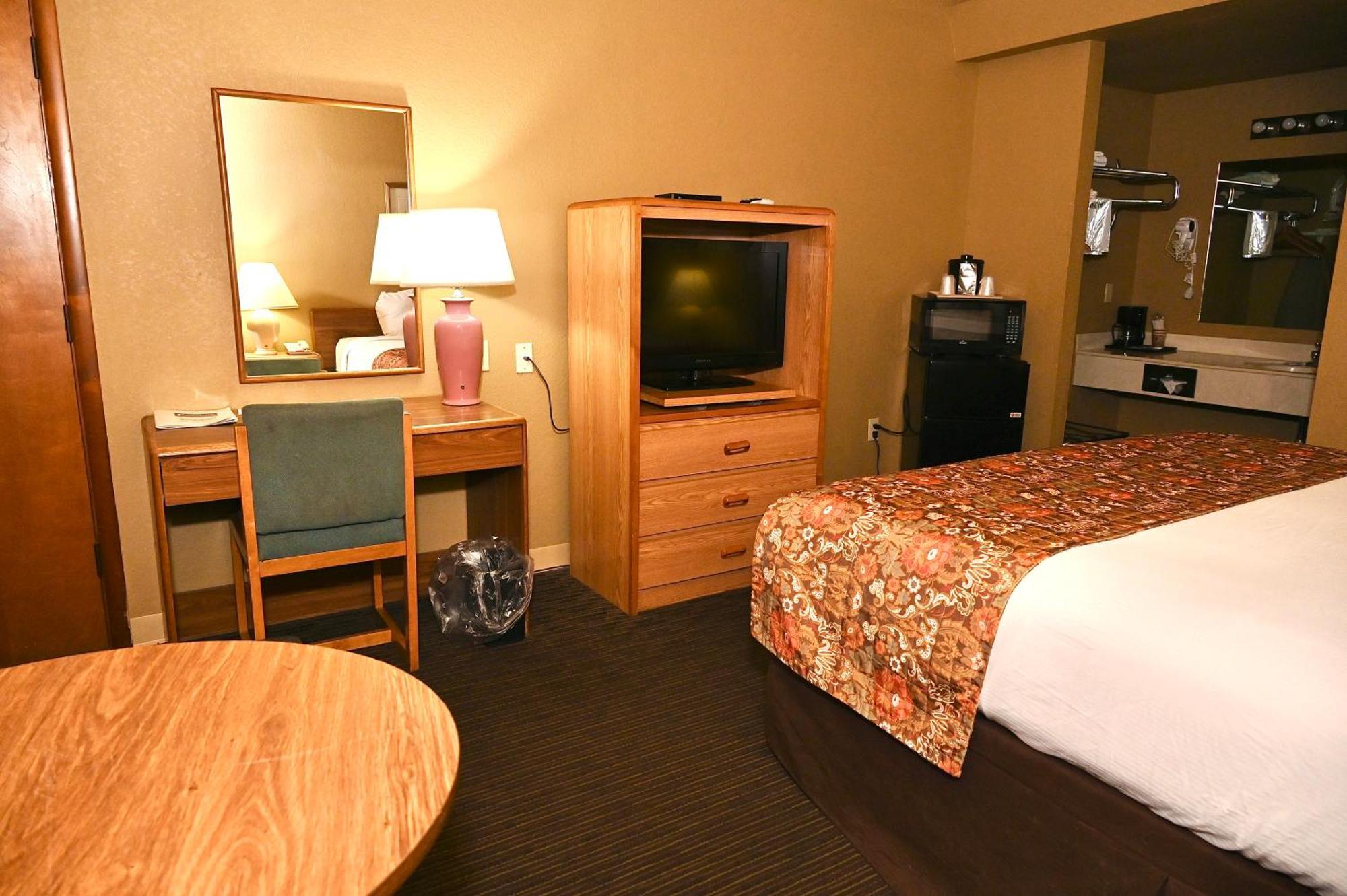 Fortune Inn & Suites Newport 外观 照片