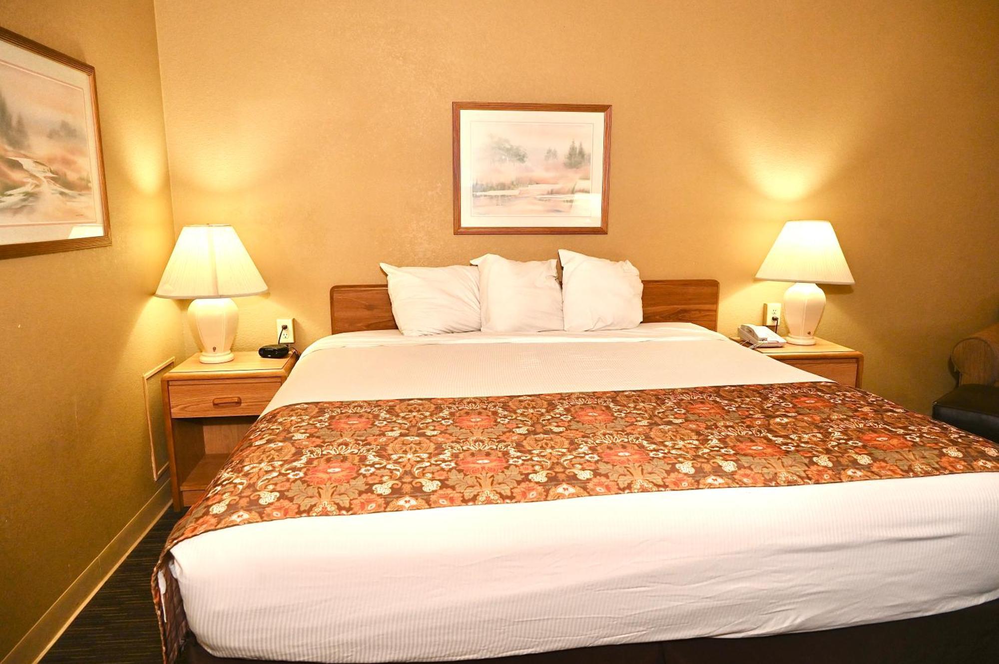 Fortune Inn & Suites Newport 外观 照片