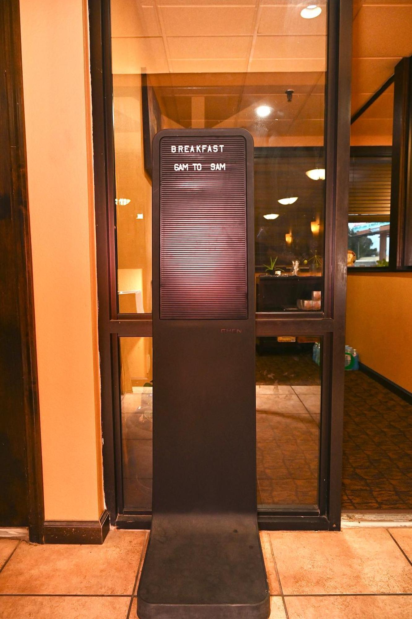 Fortune Inn & Suites Newport 外观 照片