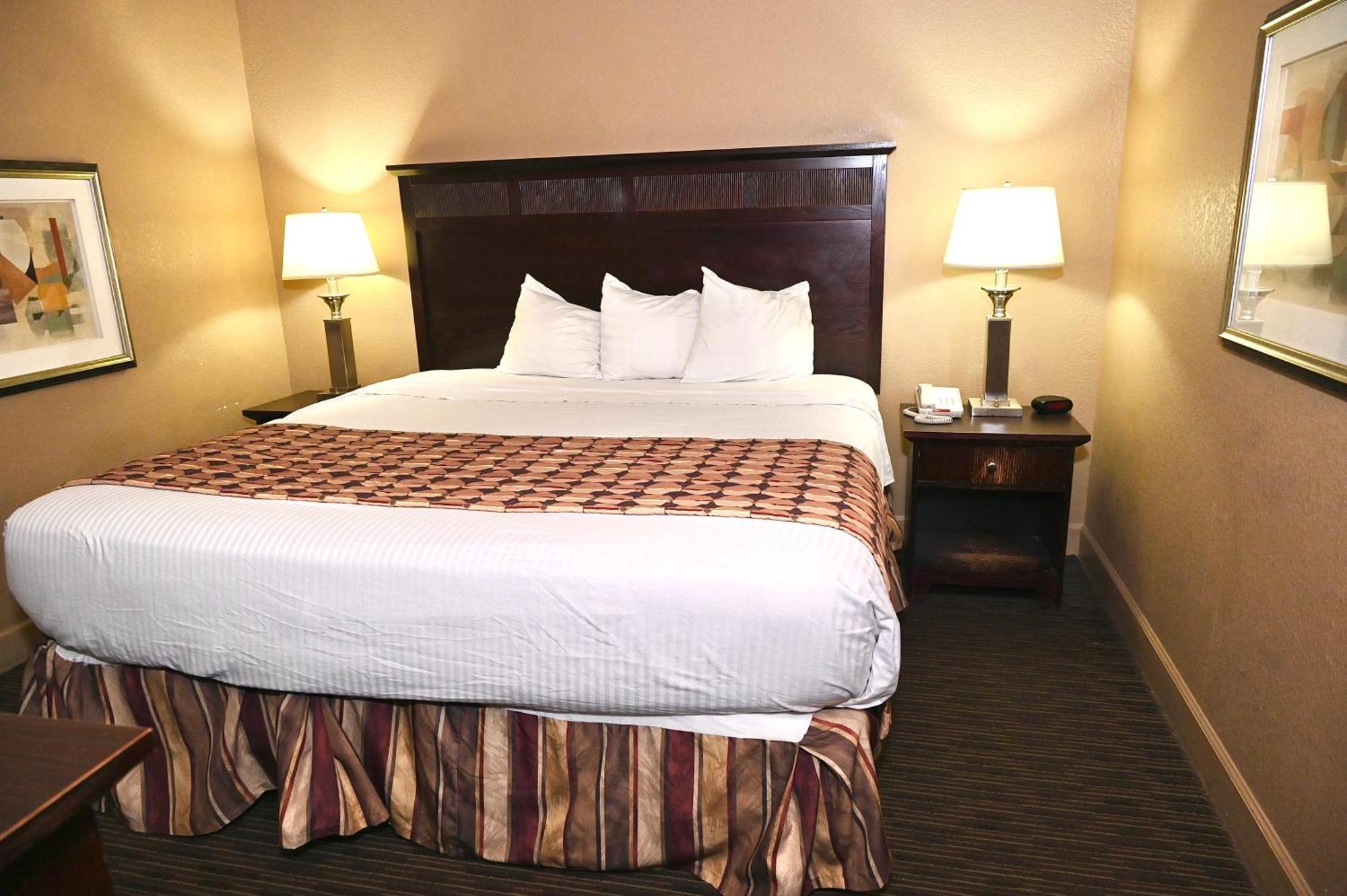 Fortune Inn & Suites Newport 外观 照片